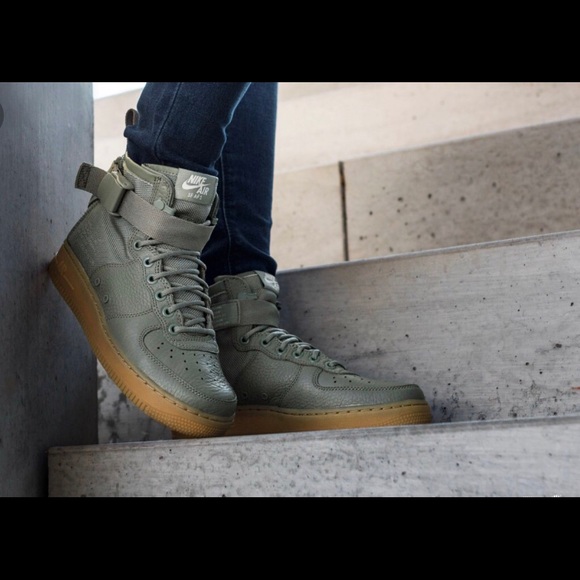 Nike Shoes - NIB Women’s Nike SF AF1 Mid Sz 6.5